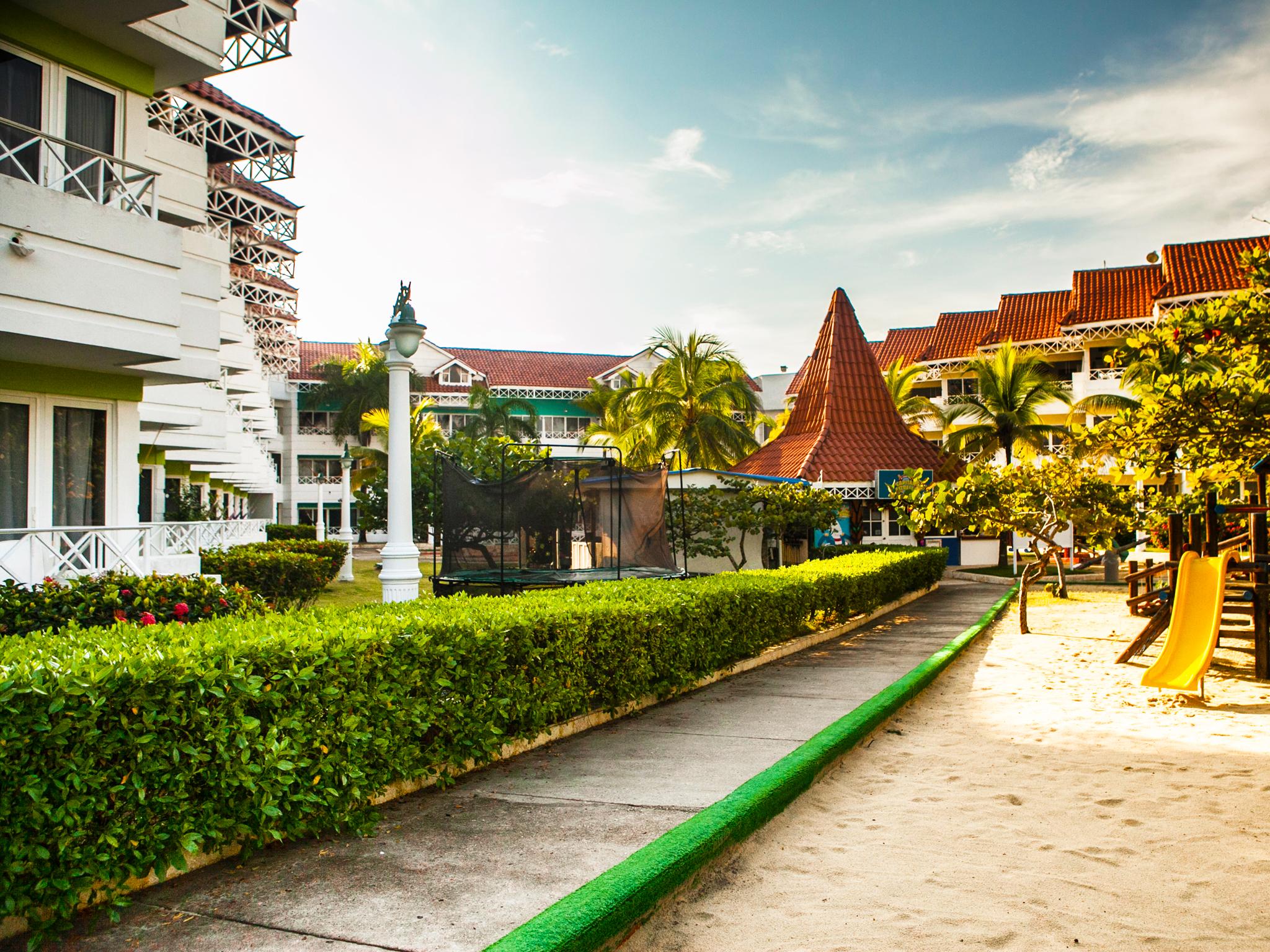 Hotel Las Americas Casa De Playa Картахена Экстерьер фото The Village