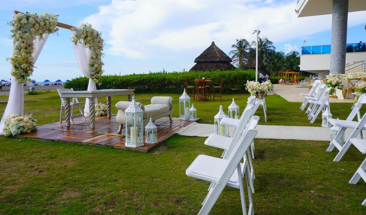 Hotel Las Americas Casa De Playa Картахена Экстерьер фото A wedding in Punta Cana