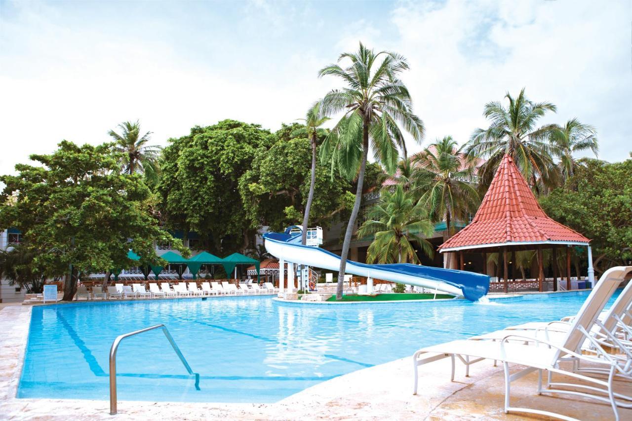 Hotel Las Americas Casa De Playa Картахена Удобства фото The swimming pool at the resort